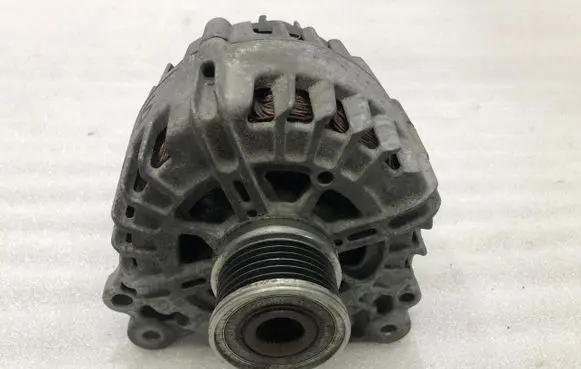 Audi Q5 SQ5 Generator/alternator 03G903016F