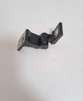 Volkswagen Polo V 6R Front door lower hinge 7N0831402