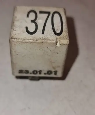 Volkswagen Bora Other relay 8D0951253 63031