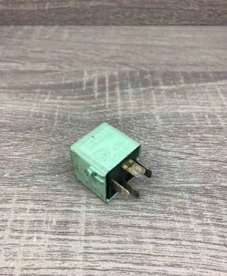 BMW 5 E39 Other relay 8366600 V23134K59X222