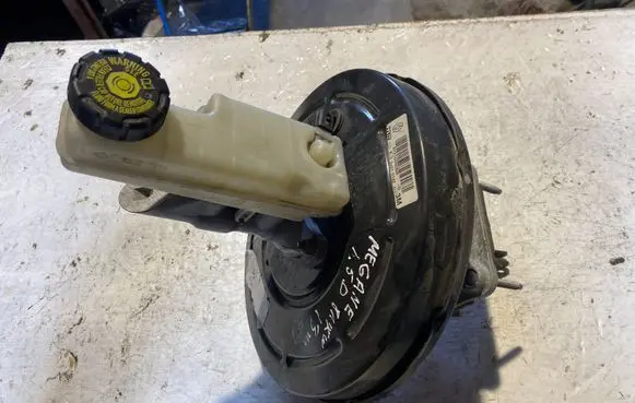 Renault Megane III Brake booster 472100005R 63213Y0142