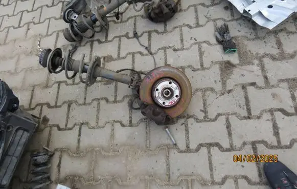 Dacia Sandero II Front wheel hub spindle knuckle