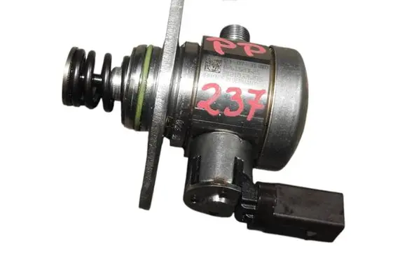 Mercedes-Benz C W206 Fuel injection high pressure pump A2540700400