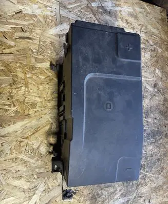 Opel Insignia A Battery box tray 13330946 13255614