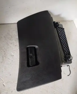 Glove box
