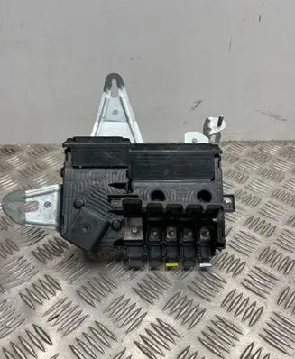 Mercedes-Benz C W205 Navigation GPS unit bracket/holder A2135400240 A2135406100