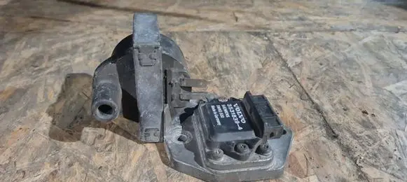Volvo 850 Ignition amplifier control unit 35318394