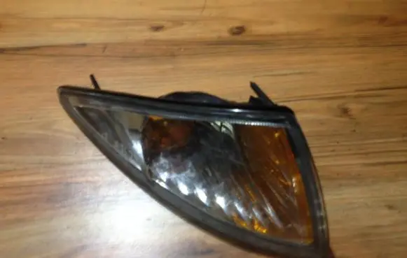 Chevrolet Cavalier Front indicator light
