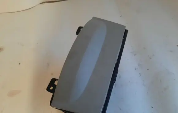 Cup holder front