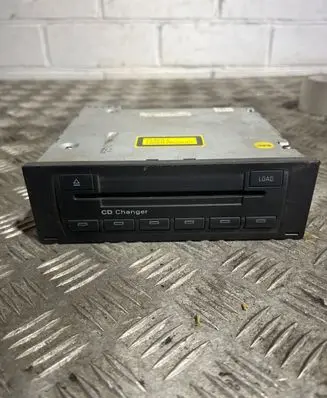 Audi A4 S4 B6 8E 8H CD/DVD changer 8E0035111D