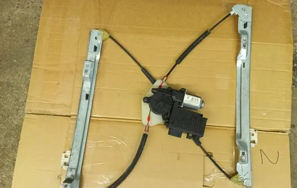 Front door window regulator with motor