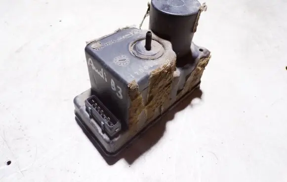 Audi 80 90 B3 Central locking vacuum pump 443862257H