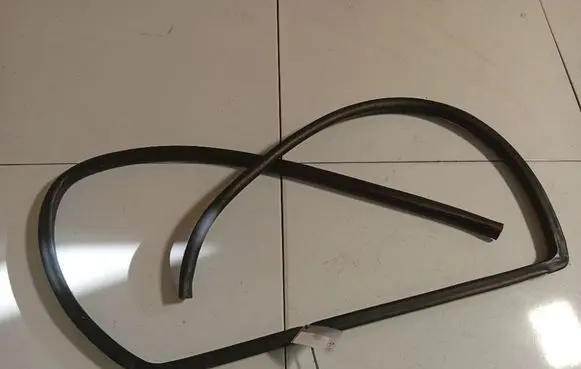 Toyota Avensis T250 Rubber seal rear door 
