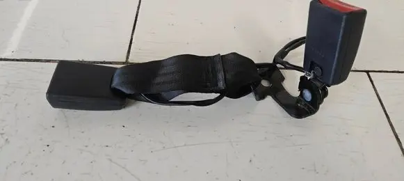 KIA Rio Rear seatbelt buckle 20150317