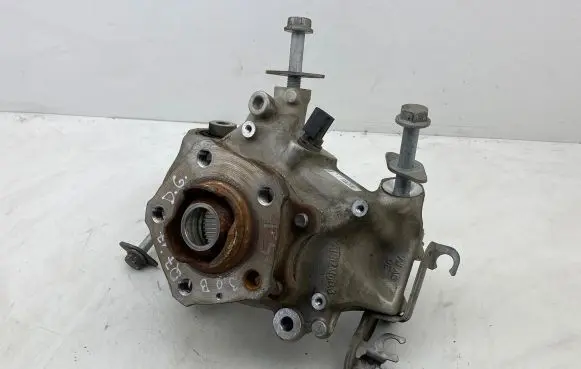Audi Q7 4M Rear wheel hub 4M0505460D 0135F 170116140533