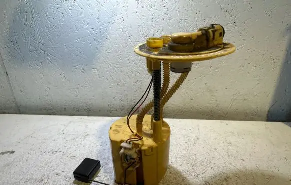 Toyota Yaris Fuel level sensor 77010 D93380153