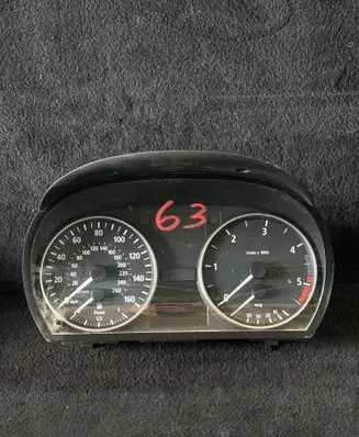 Speedometer (instrument cluster)