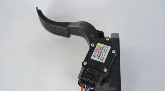 Hyundai Santa Fe Accelerator throttle pedal CAH0120A2B900