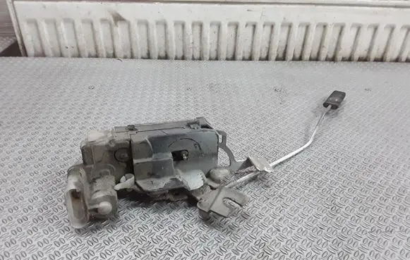 Loading door lock