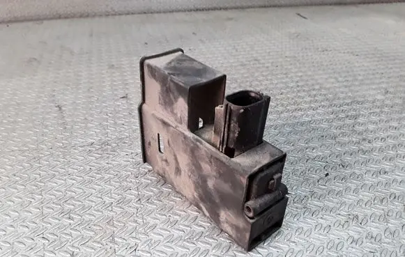 Fuel tank cap lock