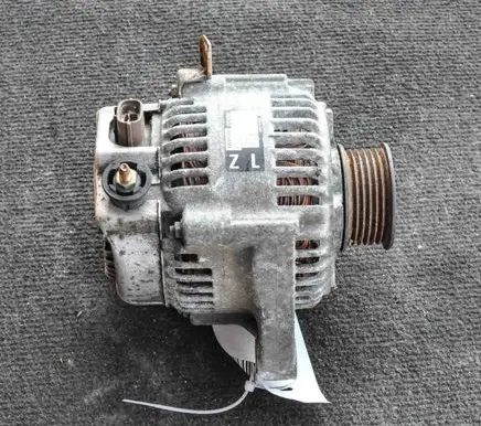 Toyota Corolla Verso E121 Generator/alternator 2706022100
