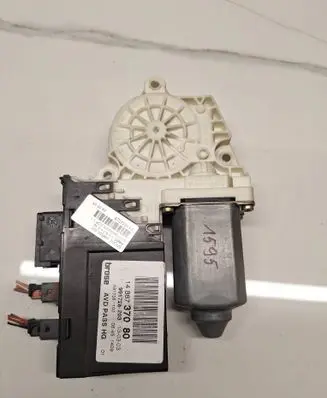 Peugeot 807 Front door window regulator motor 1488737080 A91728100