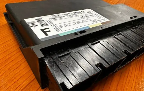 Ford Focus Comfort/convenience module 1S7T15K600FE 5WK48730H T83CA