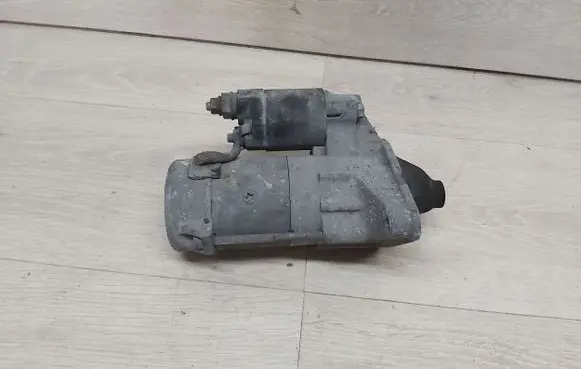 Toyota Yaris Starter motor 28100-0J020