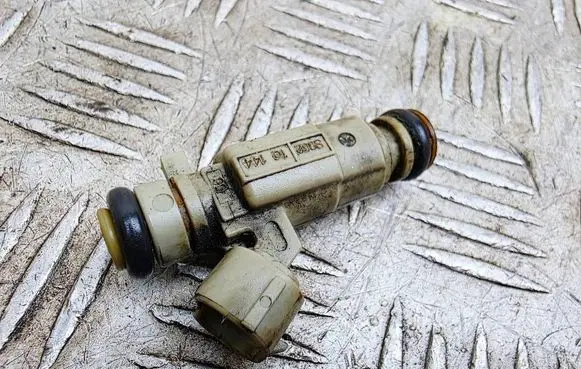 Hyundai i10 Fuel injector 3531004000