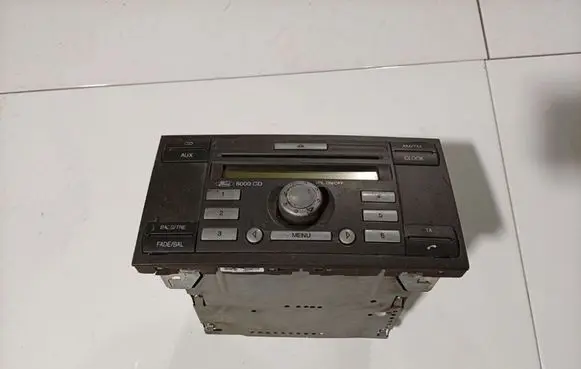 Ford Transit Radio/CD/DVD/GPS head unit 8C1T18C815AC