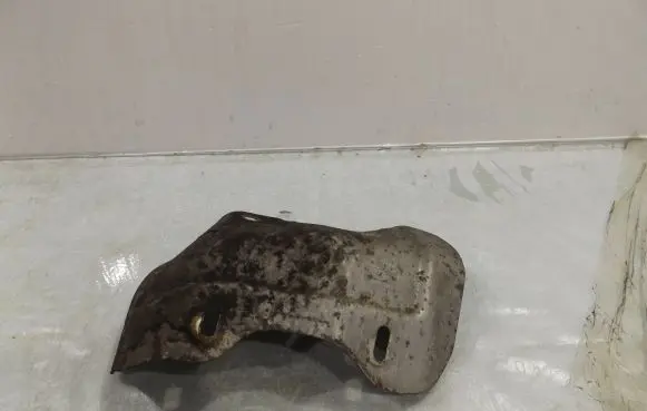 Ford Fiesta Heat shield in engine bay 