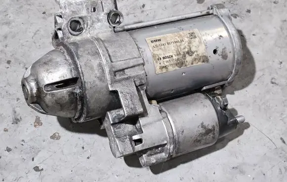BMW 5 F10 F11 Starter motor 8571905 20141011 0001172407