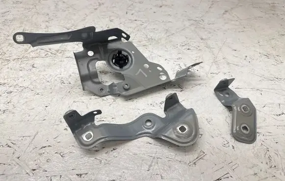 BMW M4 G82 G83 Fender mounting bracket 8074973 7486803 7486805