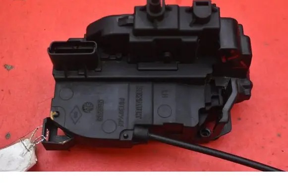 Renault Megane III Rear door lock 