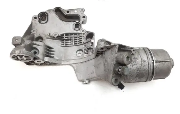 Oil filter mounting bracket