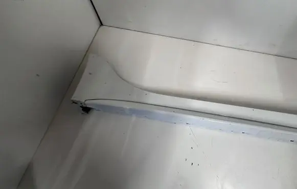 Jaguar XE Side skirt front trim 