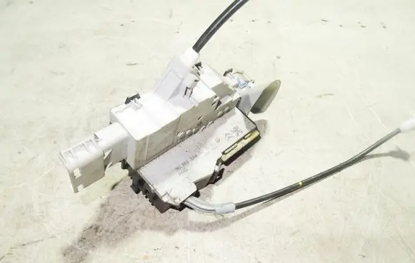 Citroen C4 I Front door lock 9681332480