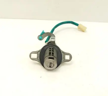 Mazda MPV Tailgate exterior lock 