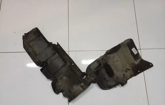 Toyota Corolla Verso AR10 Engine splash shield/under tray