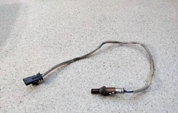 Volvo XC40 Lambda probe sensor 32330007