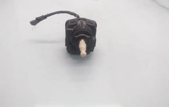Volkswagen Golf III Headlight level adjustment motor 1H0941295C