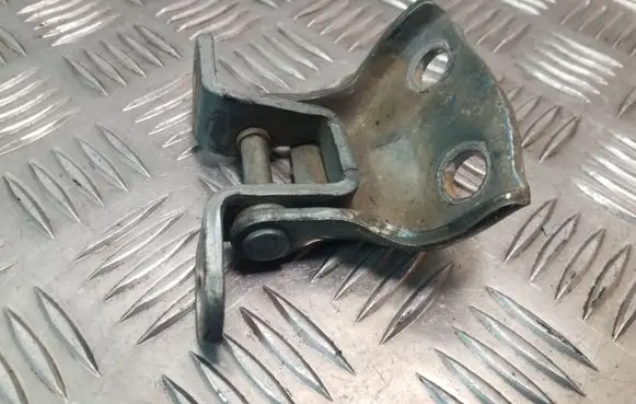 Hyundai Galloper Rear door upper hinge