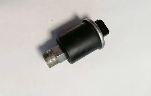 Audi A3 S3 8L Air conditioning (A/C) pressure sensor 1H0959139B SP3H1025