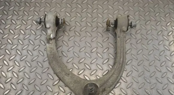 Land Rover Discovery 5 Front upper control arm/wishbone PLA3084A