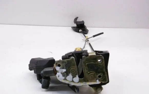 Ford Taurus Front door lock F6DZ5421812A