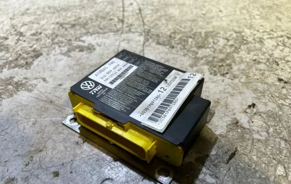 Volkswagen PASSAT B6 Airbag control unit/module 3C0909605M 391125 12H032S2522