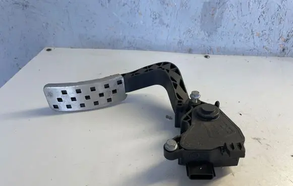 Renault Megane III Accelerator throttle pedal 180100026R