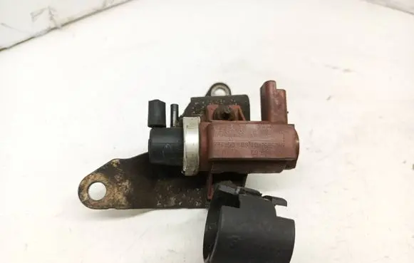 Citroen C5 Turbo solenoid valve 70096803 9652570180