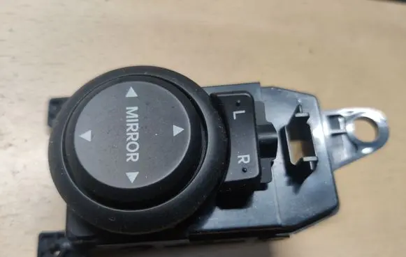 Hyundai i20 (PB PBT) Wing mirror switch 202008161