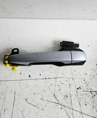 Subaru Legacy Rear door exterior handle 692240T010 69232-0T020